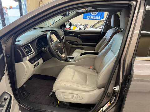 2016 Toyota Highlander Limited Platinum