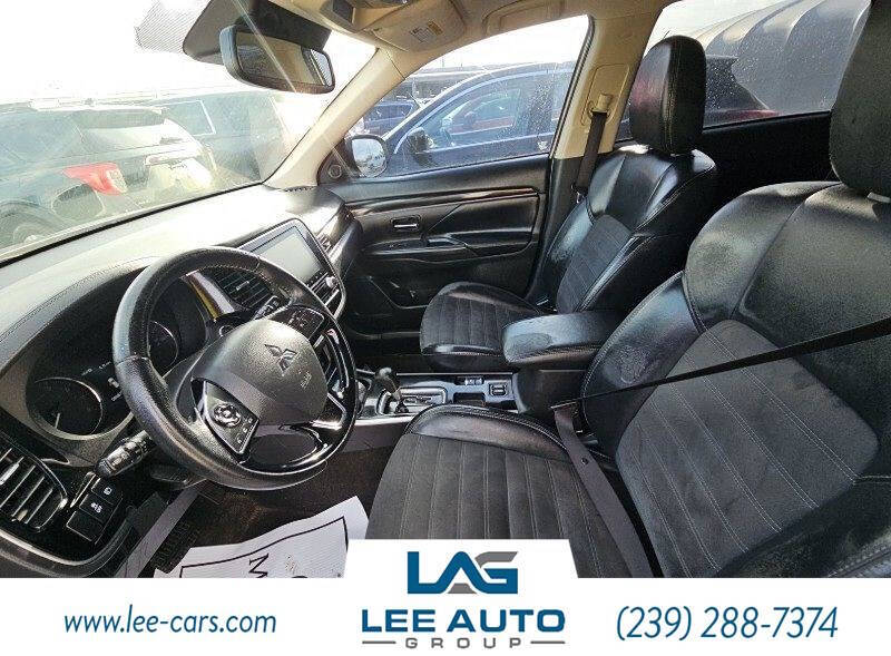 2020 Mitsubishi Outlander SE