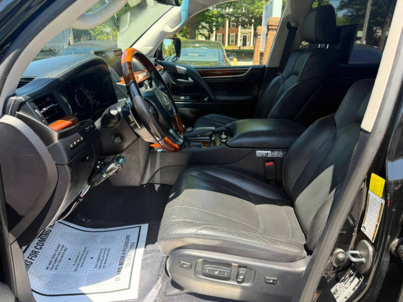 2017 Lexus LX 570