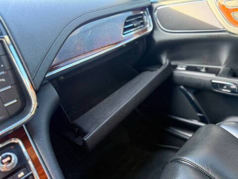 2019 Lincoln Continental Select