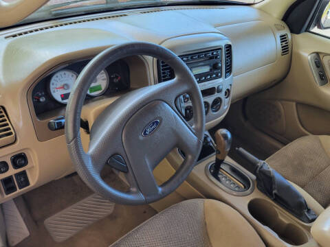 2005 Ford Escape XLT