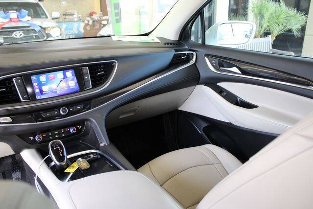 2020 Buick Enclave Essence