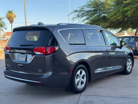 2017 Chrysler Pacifica Touring-L Plus