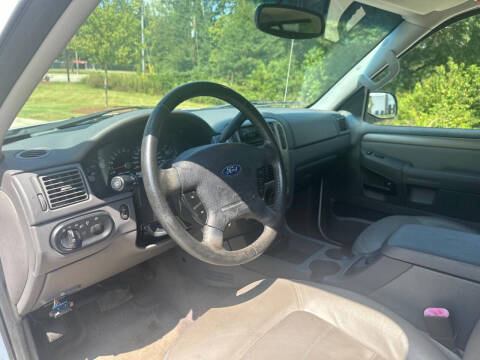 2004 Ford Explorer XLT