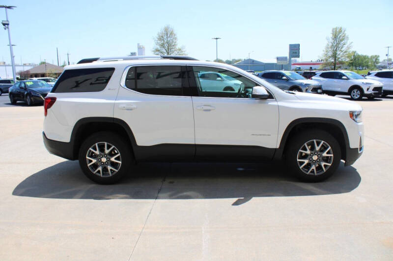 2023 GMC Acadia SLT