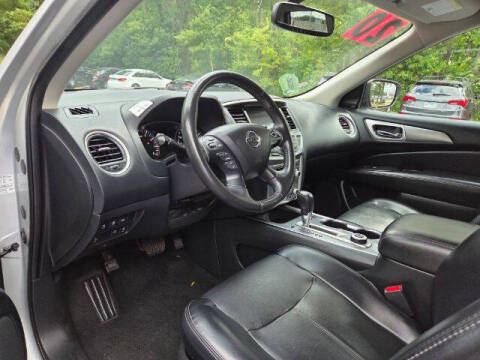 2020 Nissan Pathfinder SL