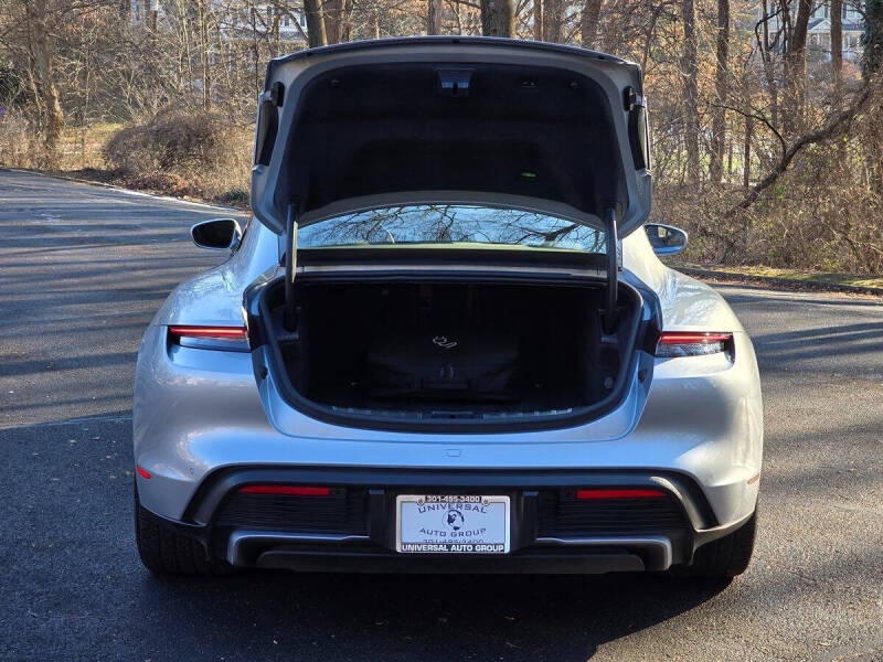 2020 Porsche Taycan Turbo