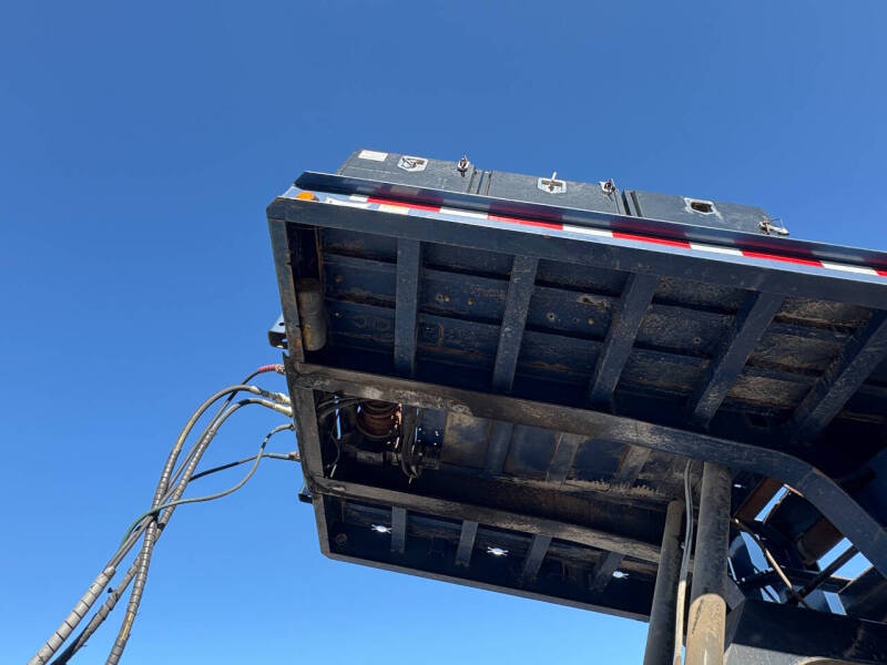 2017 Freightliner M2 112