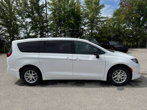 2027 Chrysler Pacifica LX
