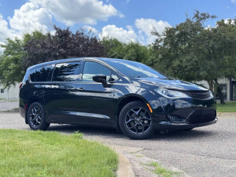2020 Chrysler Pacifica Touring
