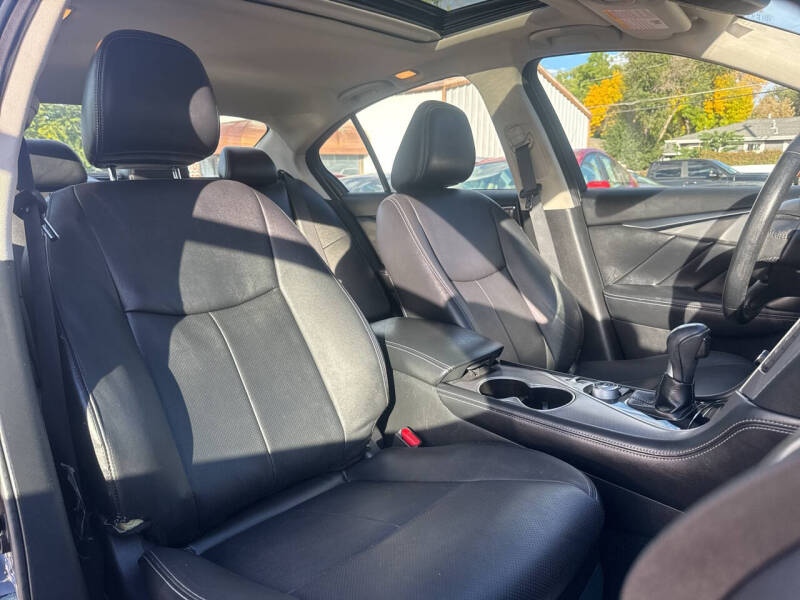 2017 Infiniti Q50 2.0T Premium