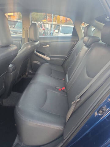 2010 Toyota Prius III