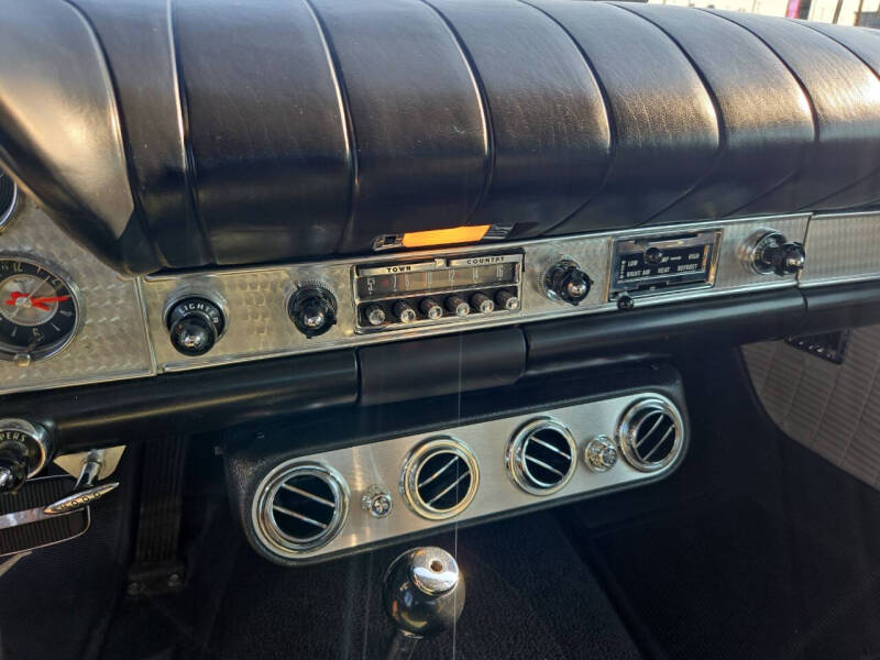 1957 Ford Thunderbird