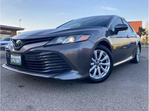 2018 Toyota Camry for sale at MADERA CAR CONNECTION in Madera CA