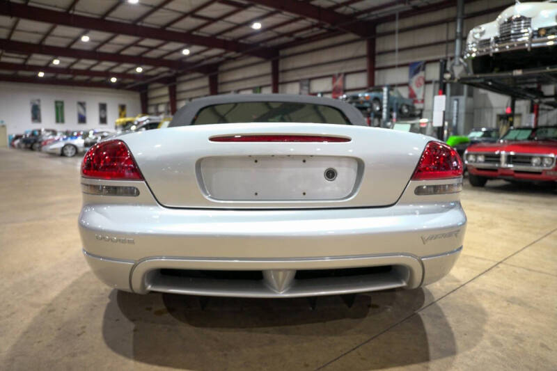 2004 Dodge Viper SRT-10