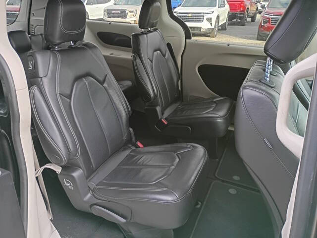 2022 Chrysler Pacifica Touring L