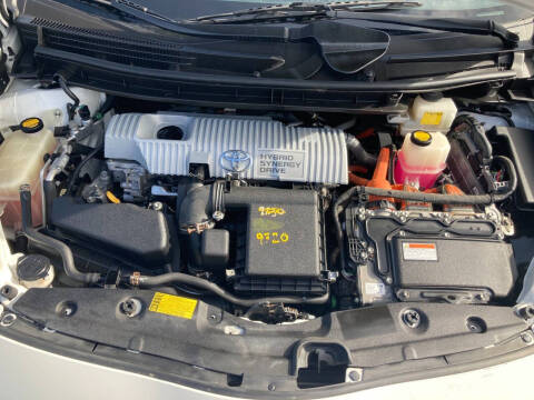 2013 Toyota Prius Two