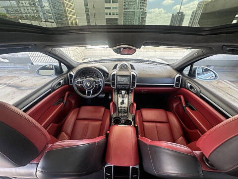 2016 Porsche Cayenne GTS