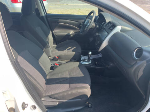 2019 Nissan Versa SV