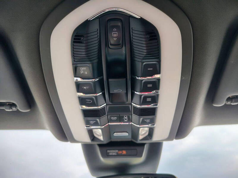2017 Porsche Macan S