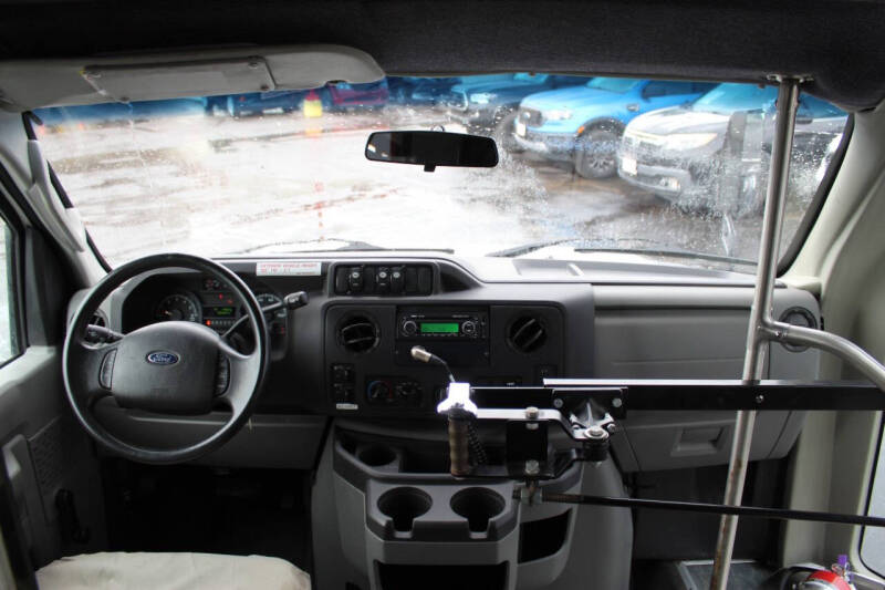 2013 Ford E-Series E-450 SD