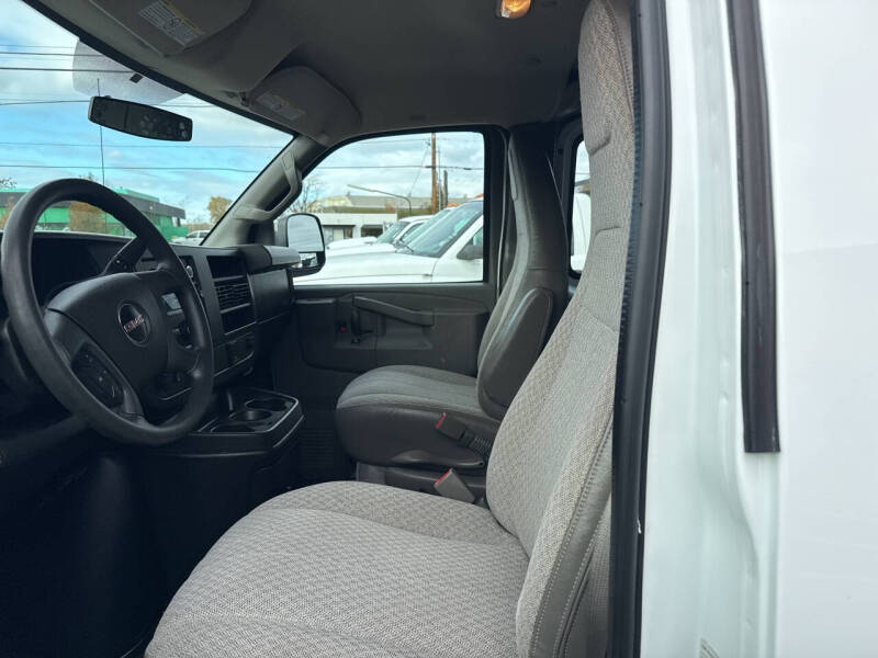 2017 GMC Savana 2500