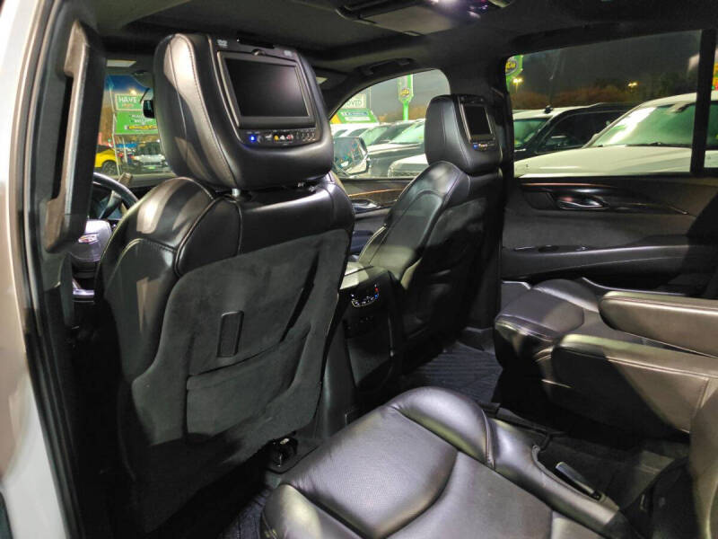 2019 Cadillac Escalade Platinum