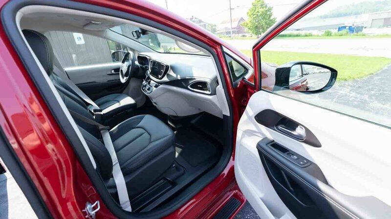 2024 Chrysler Pacifica Touring L