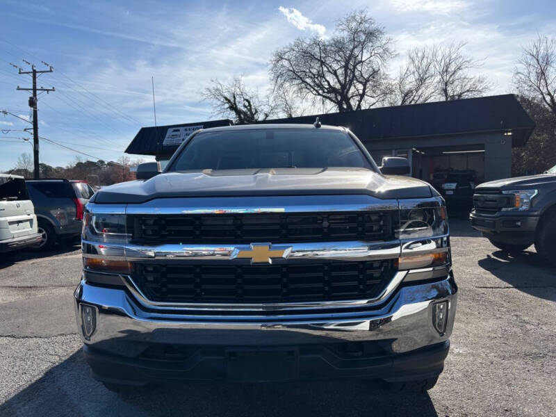 2017 Chevrolet Silverado 1500 LT photo 8