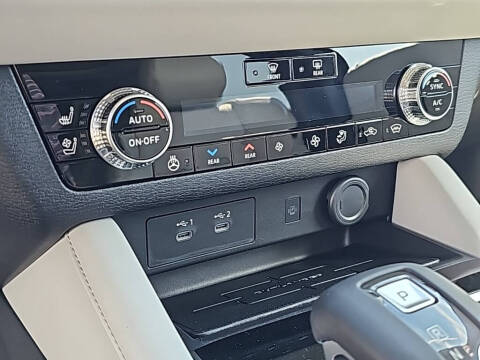 2025 Mitsubishi Outlander SEL Platinum Edition