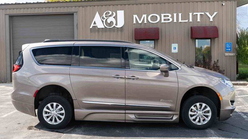 2017 Chrysler Pacifica Touring-L