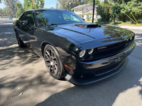 2017 Dodge Challenger 392 HEMI Scat Pack Shaker