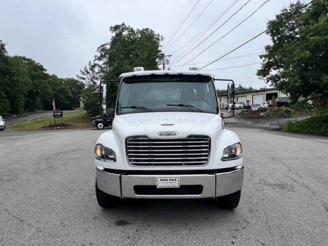 2023 Freightliner M2 106