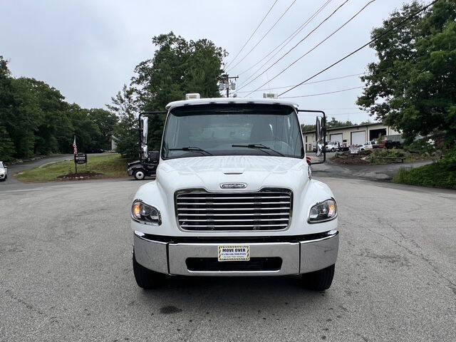 2023 Freightliner M2 106