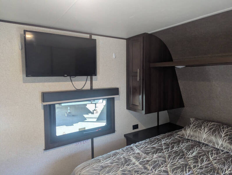 2019 Jayco Jay Flight Rocky Mt. Edition 248 / 29ft
