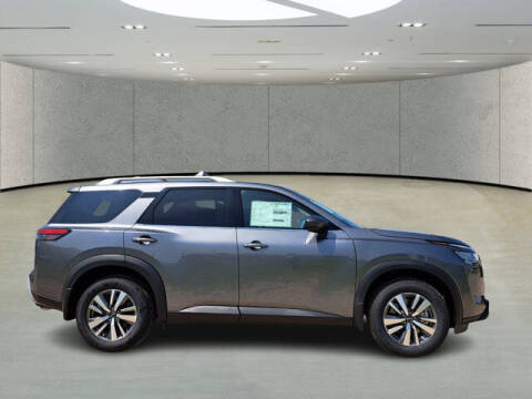 2024 Nissan Pathfinder SL