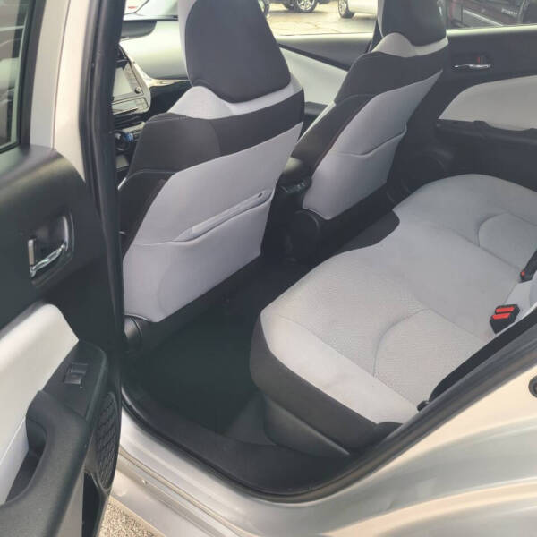 2020 Toyota Prius LE