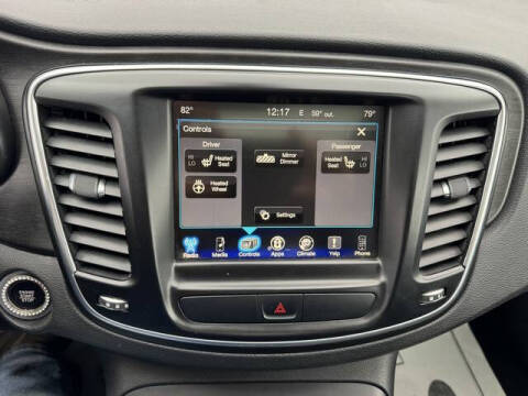 2017 Chrysler 200 Limited