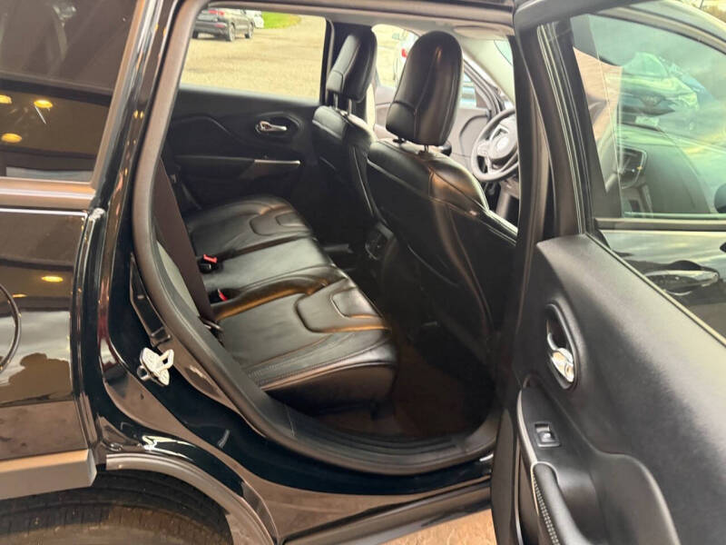 2022 Jeep Cherokee Latitude Lux