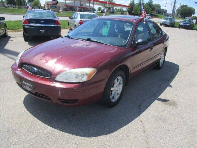 2006 Ford Taurus for sale at King's Kars in Marion IA