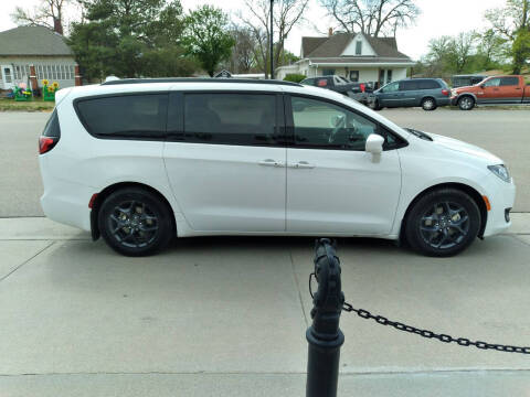 2020 Chrysler Pacifica Touring L