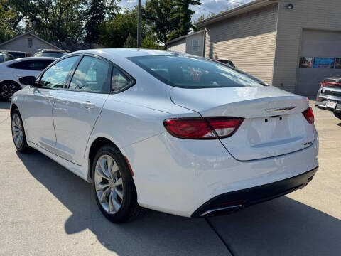 2015 Chrysler 200 S