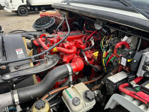 2018 Freightliner M2 106