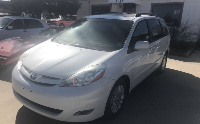 2009 Toyota Sienna for sale at Tiger Auto Sales in Guymon OK