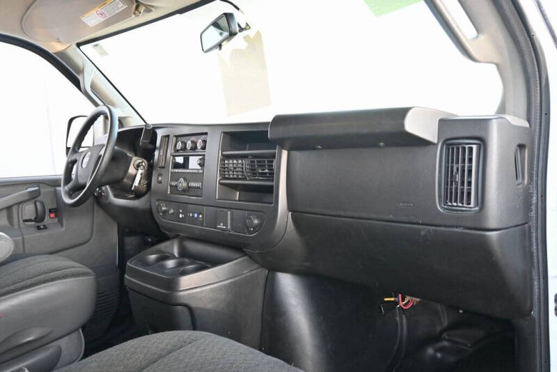 2023 GMC Savana 2500