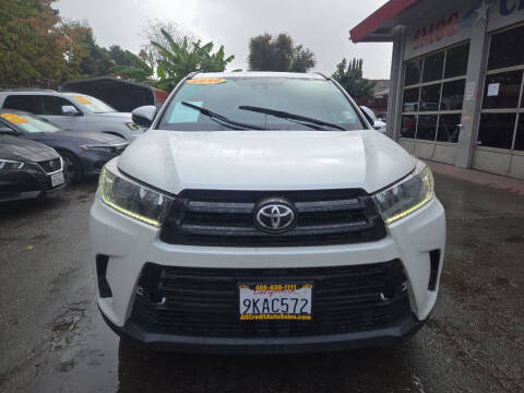 2019 Toyota Highlander SE