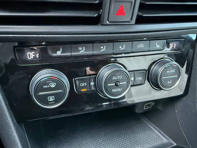 2019 Volkswagen Jetta R-Line