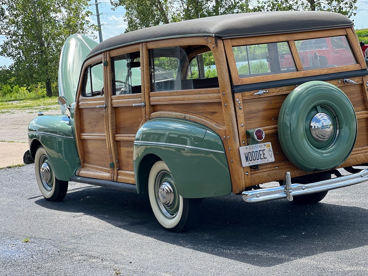 1941 Ford Super Deluxe 51