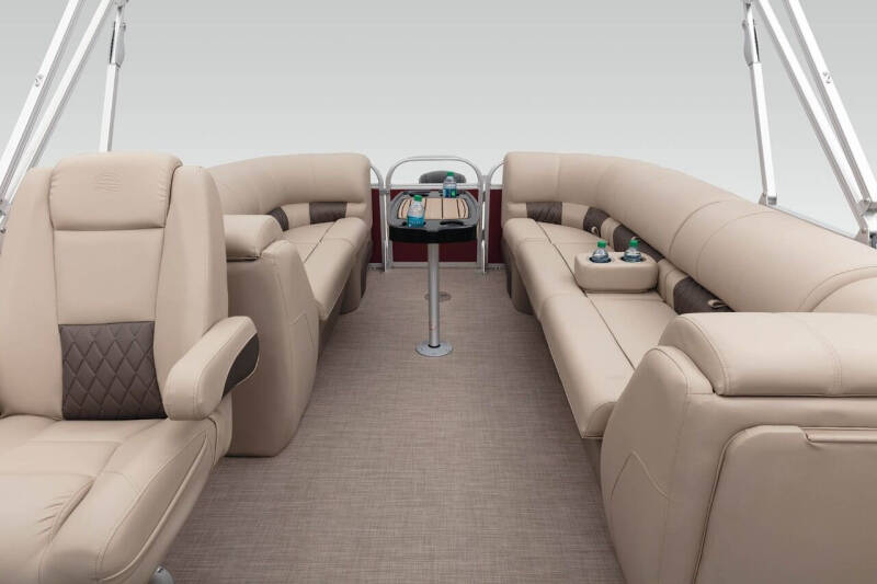 2023 Sun Tracker Party Barge 22 XP3