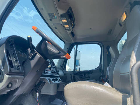 2008 Freightliner M2 106